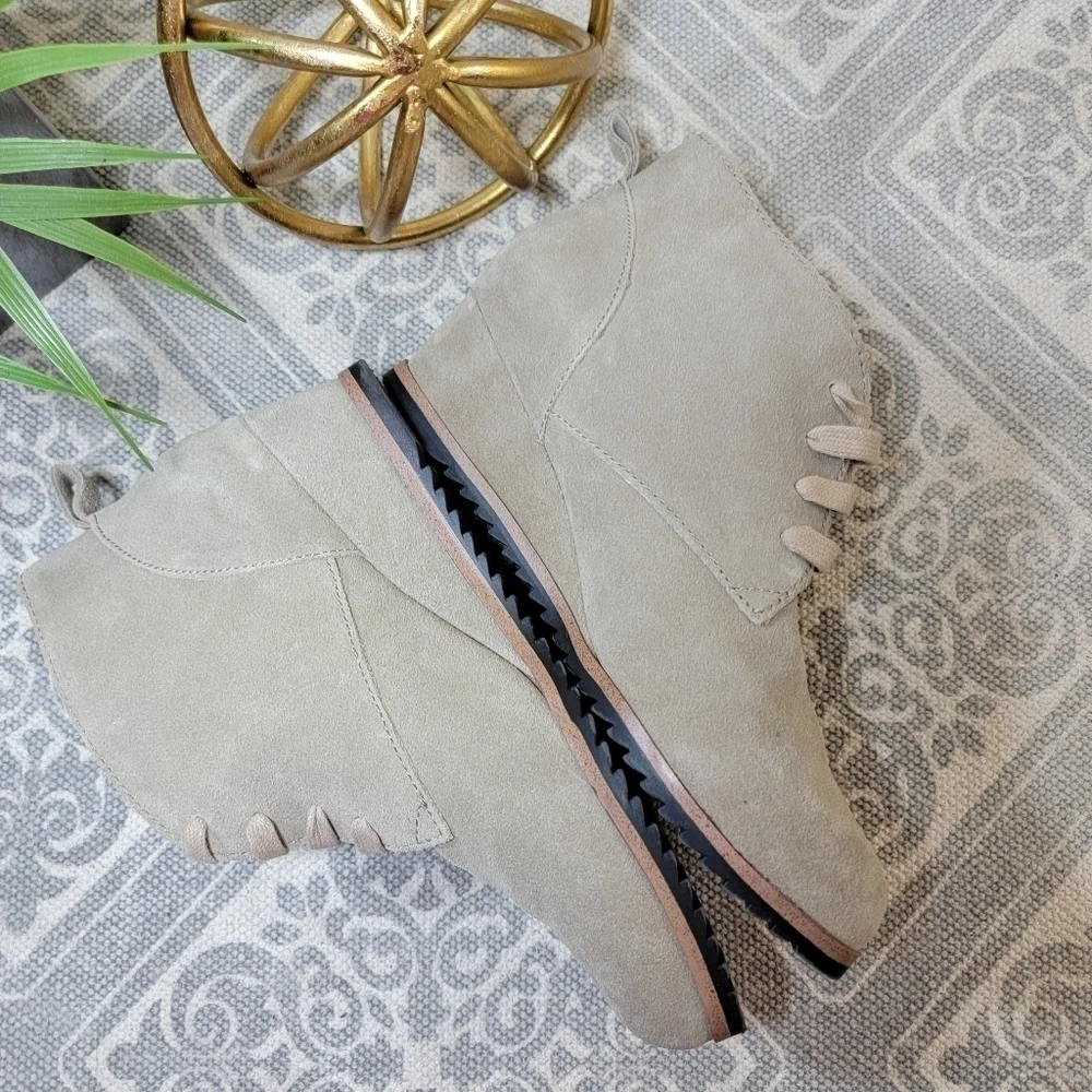 Susina | 7 'Reid' Suede Lace-Up Wedge Booties ankle boots